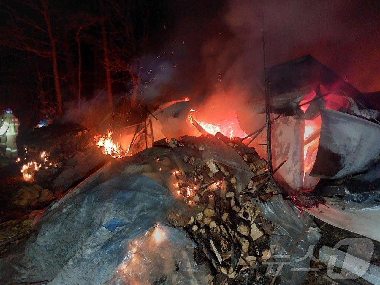 본문 이미지 - 화재 현장. (경기도소방재난본부 제공. 재판매 및 DB 금지) 2025.3.7/뉴스1