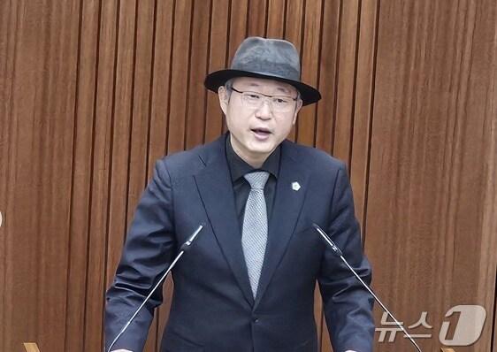 본문 이미지 - 7일 오전 세종시의회 97회 임시회에서 시정질문하는 안신일 세종시의원. ⓒ News1 장동열 기자