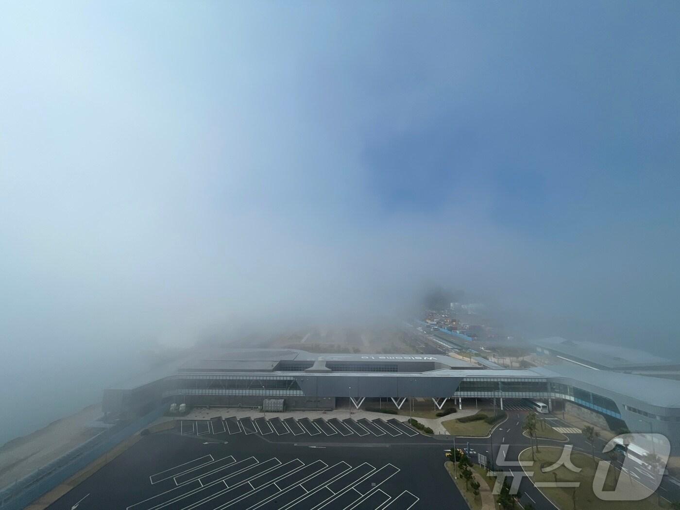 본문 이미지 - 제주광역VTS 인근에 발생한 저시정 상황.(제주해양경찰청 제공. 재판매 및 DB 금지)