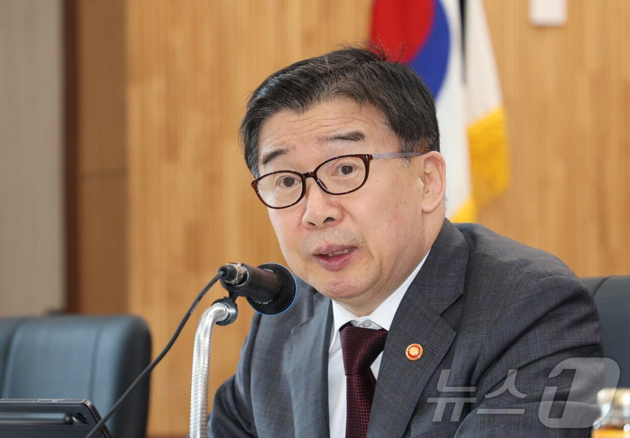 본문 이미지 - 유철환 국민권익위원장. (국민권익위원회 제공. 재판매 및 DB 금지) 2025.3.7/뉴스1