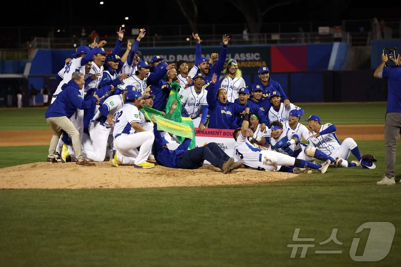13년만에 WBC 본선행을 확정한 브라질 야구대표팀. ⓒ AFP=뉴스1
