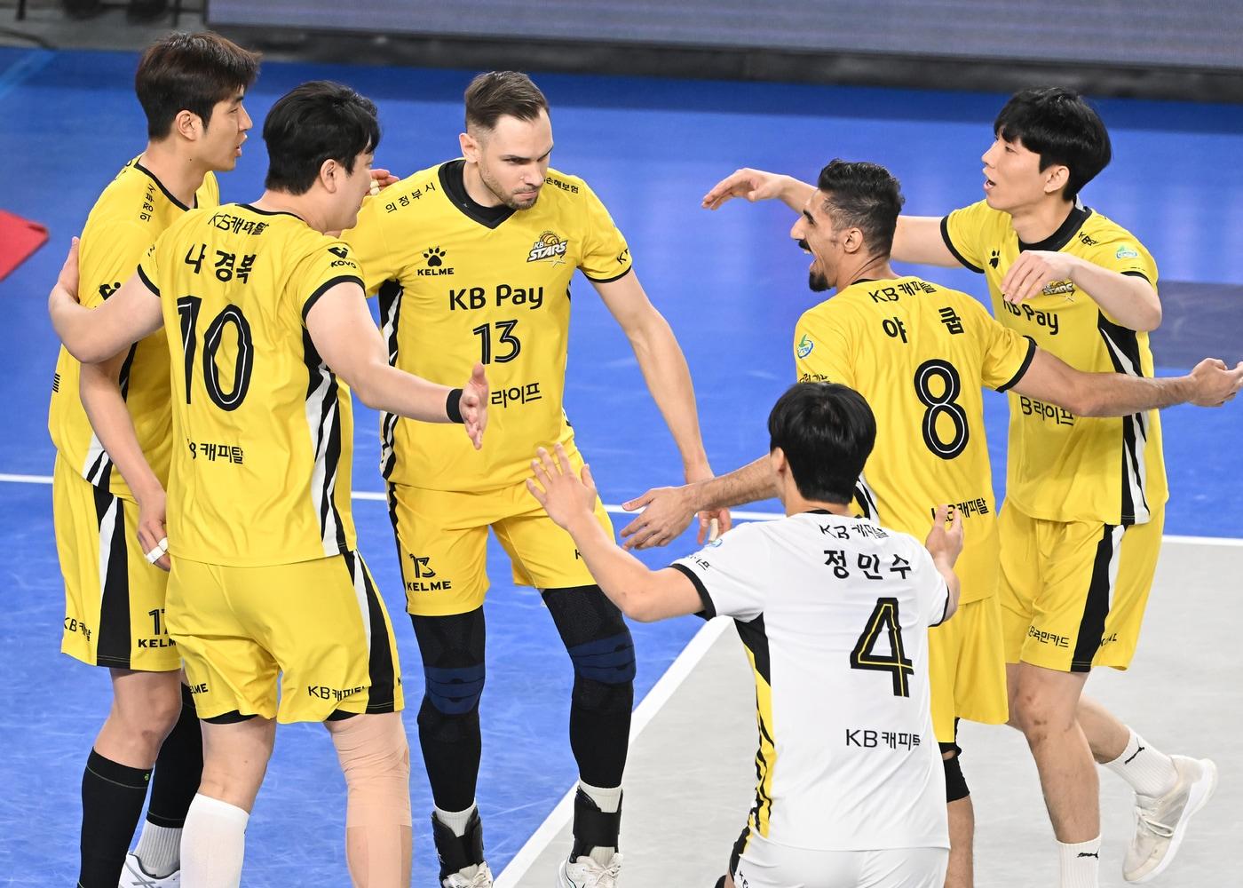 본문 이미지 - KB손해보험이 현대캐피탈을 꺾고 2위가 됐다.(KOVO 제공)