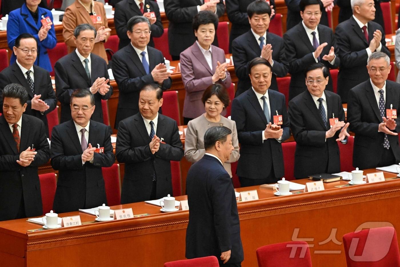 시진핑 중국 국가주석이 8일(현지시간) 베이징 인민대회당에서 열린 전국인민대표대회(전인대) 둘째 날 회의에 도착을 하고 있다. 2025.03.08 ⓒ AFP=뉴스1 ⓒ News1 우동명 기자