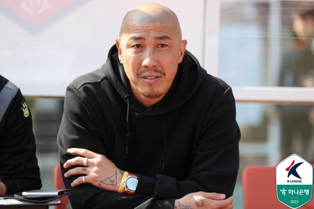 본문 이미지 - 차두리 화성 감독(한국프로축구연맹 제공) 