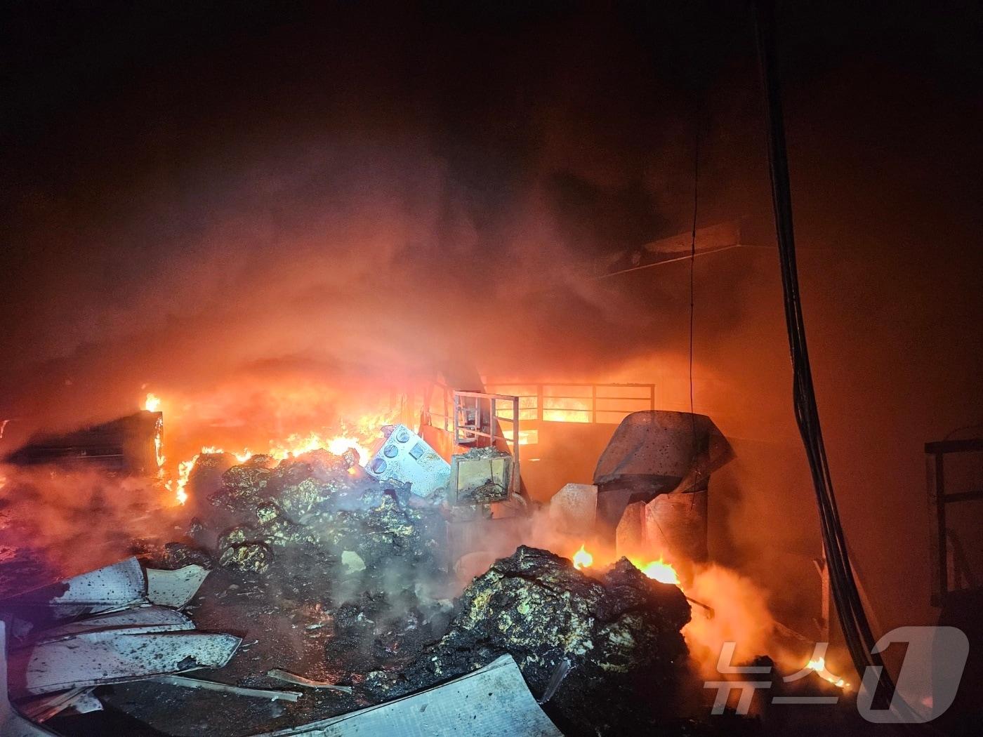 본문 이미지 - 화재 현장(청주동부소방서 제공. 재판매 및 DB금지) 