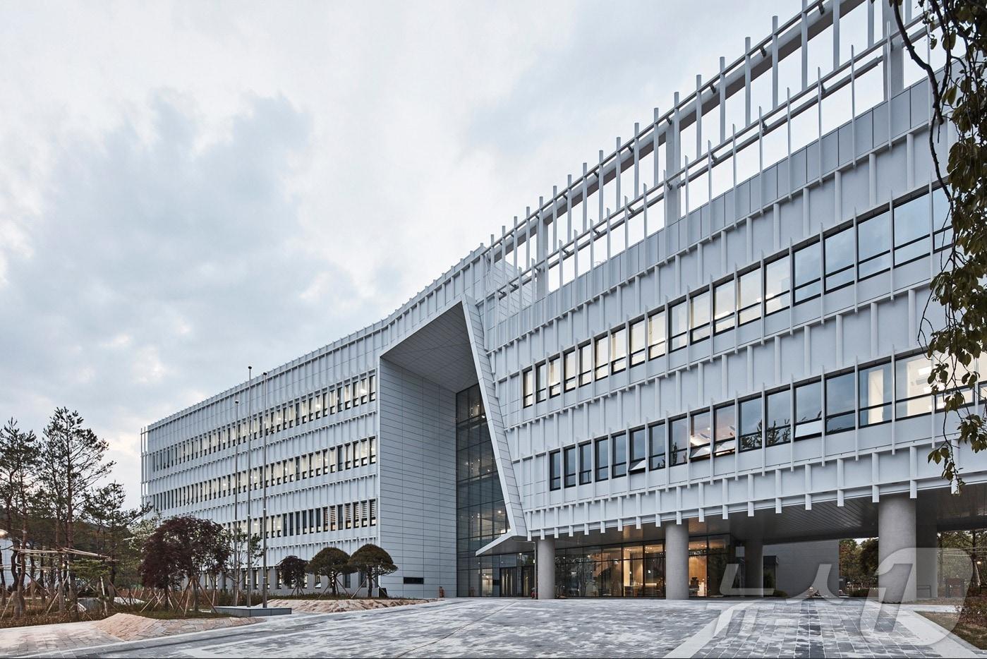 본문 이미지 - 경기도보건환경연구원 전경.(경기도 제공, 재판매 및 DB 금지)