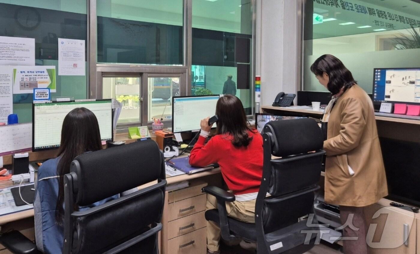 숙직 서는 증평군 여성 공무원들.(증평군 제공)/뉴스1