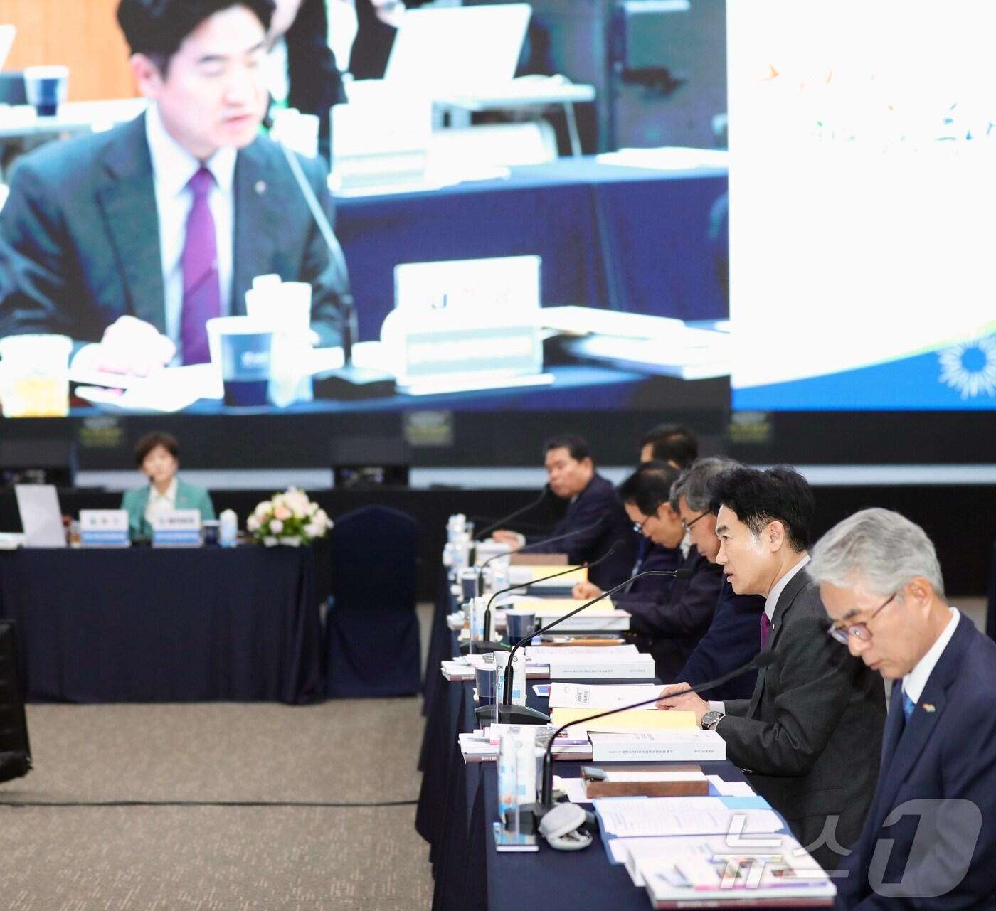 본문 이미지 - 전국시도교육감협의회 총회에서 김대중 전남교육감이 발언하고 있다.(전남교육청 제공, 재판매 및 DB 금지) 