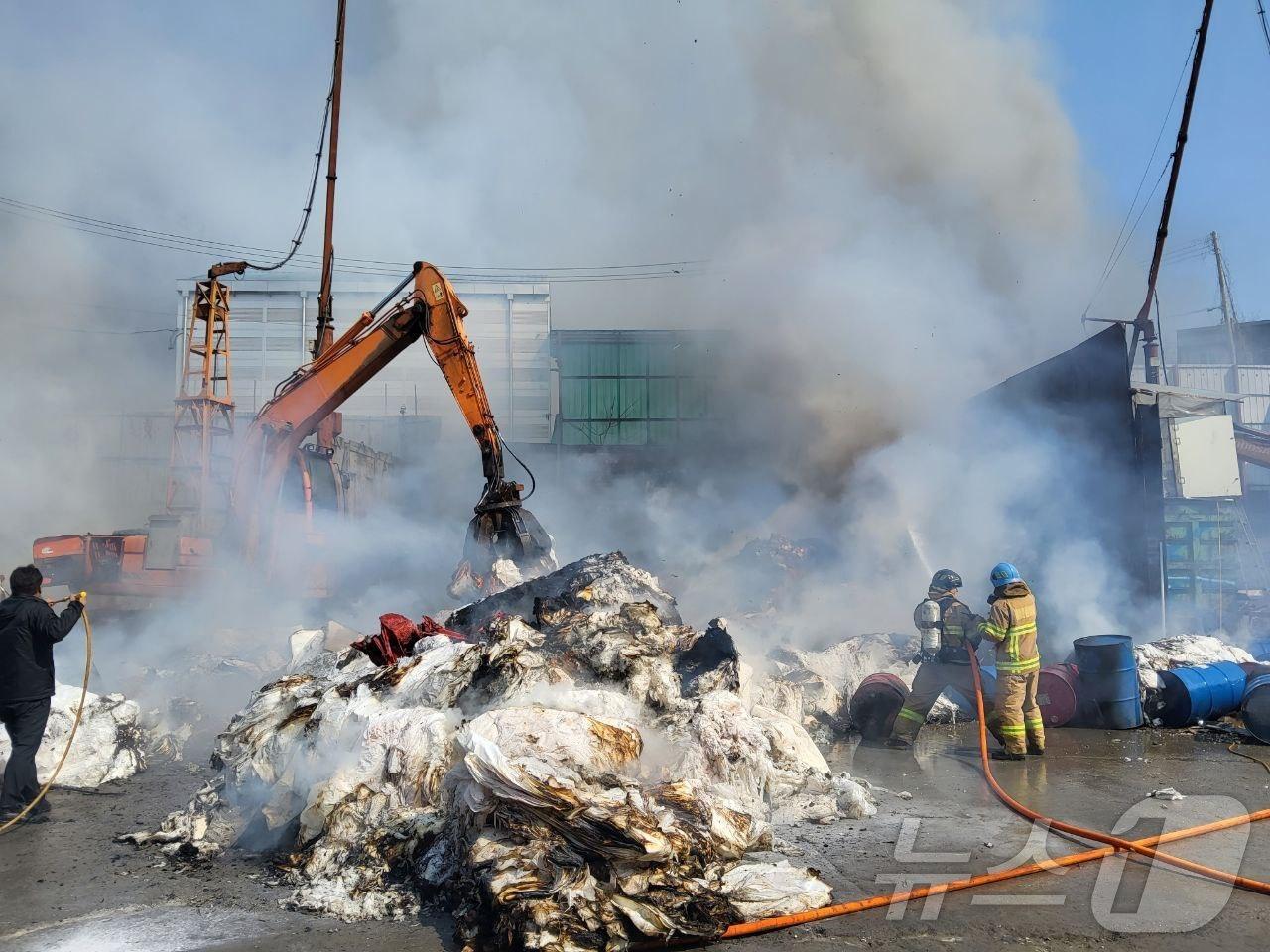 본문 이미지 - 화재 현장. (경기도소방재난본부 제공. 재판매 및 DB 금지) 2025.4.1/뉴스1