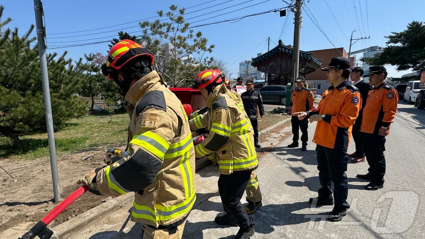 본문 이미지 - 강원도소방본부, 동해 일대 비상소화전 점검.(도소방본부 제공, 재판매 및 DB금지)