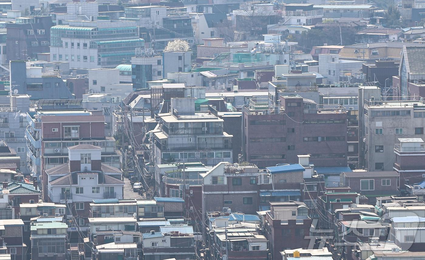 사진은 1일 서울 시내 빌라 밀집지역의 모습. 2025.4.1/뉴스1 ⓒ News1 김도우 기자