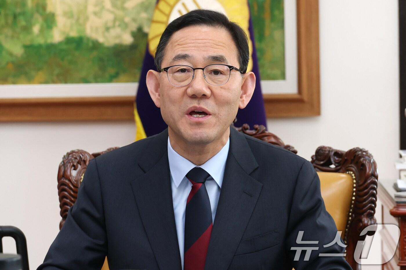 본문 이미지 - 주호영 국민의힘 개헌특별위원회 위원장이 10일 오후 서울 여의도 국회에서 기자간담회를 하고 있다. 2025.4.10/뉴스1 ⓒ News1 이광호 기자