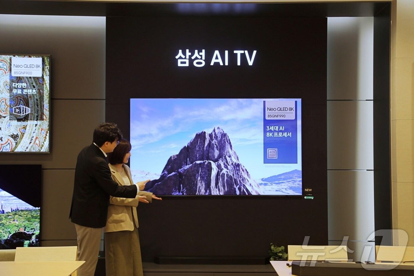 리뉴얼된 광주신세계 본관 8층 삼성스토어 전경.(광주신세계 제공. 재배포 및 DB 금지)