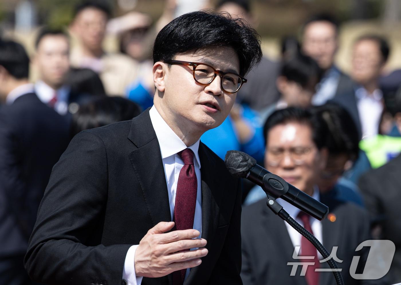 한동훈 국민의힘 전 대표가 10일 오후 서울 여의도 국회에서 제21대 대통령선거 출마 선언 기자회견을 하고 있다. 2025.4.10/뉴스1 ⓒ News1 이재명 기자