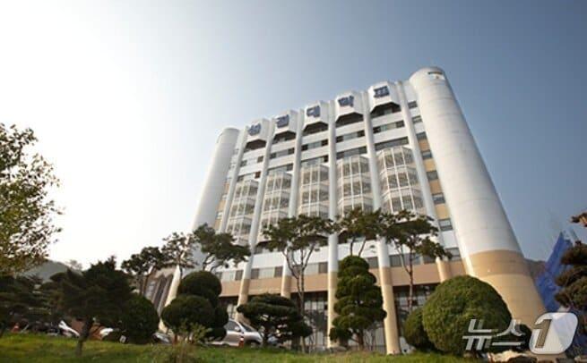 본문 이미지 - 성결대학교가 글로벌생명나눔·㈜월드와이드교육센터와 교육·연구·사회공헌 분야의 전략적 협력을 위한 업무협약을 체결했다.(성결대 제공. 재판매 및 DB금지)/뉴스1