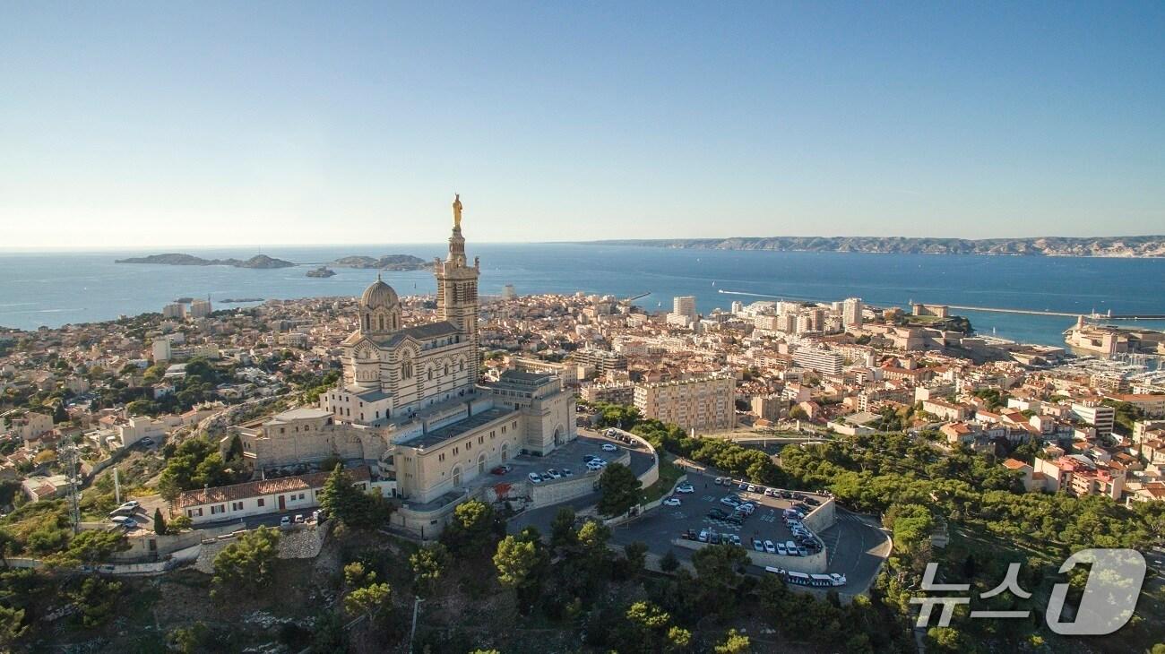 본문 이미지 - 프랑스 마르세유 노트르담 드 라 가르드 성당.(롯데관광개발 제공)