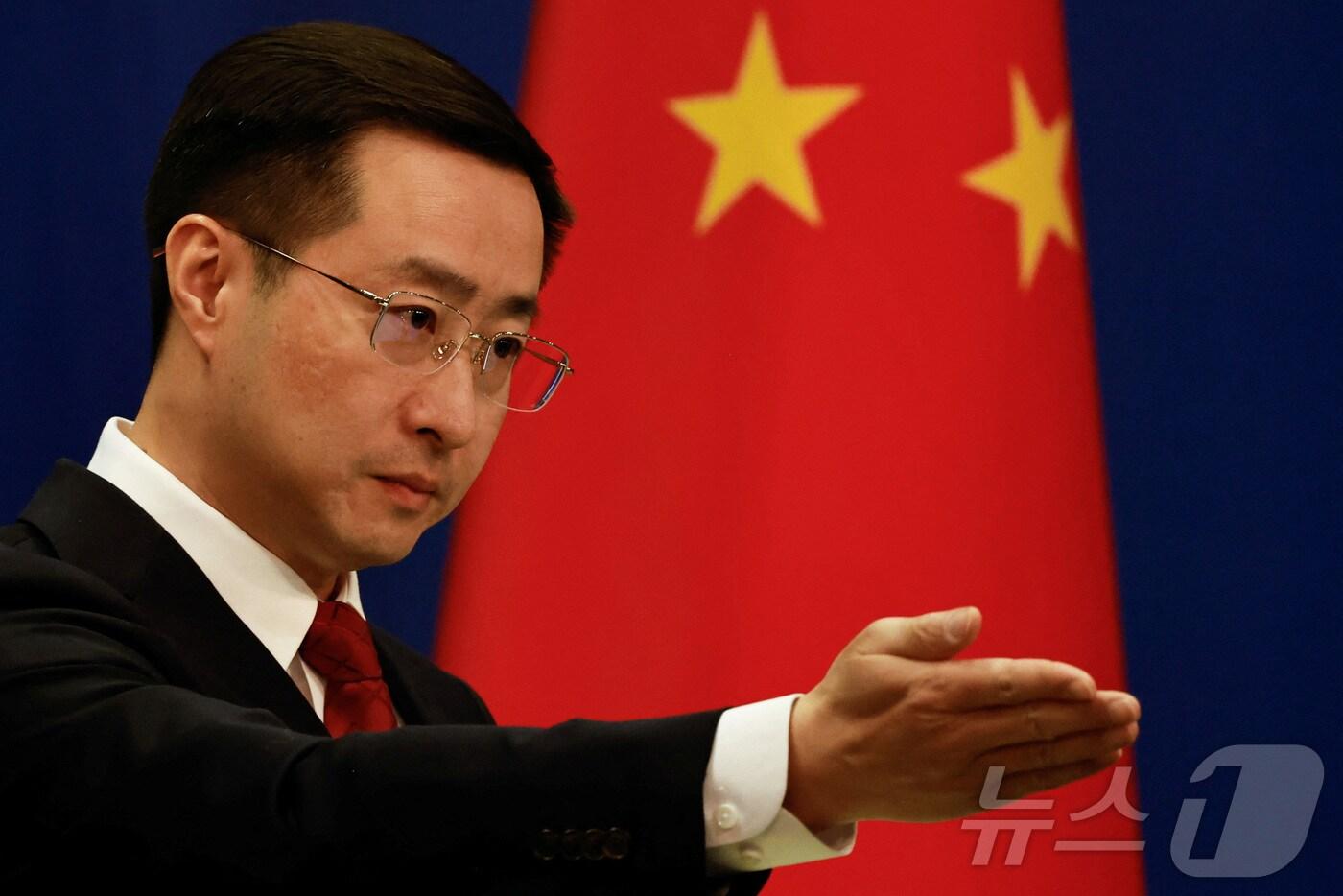 본문 이미지 - 린젠 중국 외교부 대변인. 2025.04.11 ⓒ 로이터=뉴스1 ⓒ News1 우동명 기자