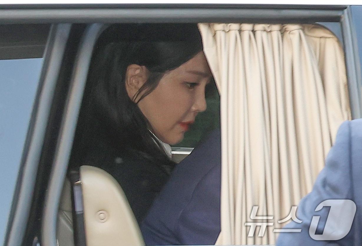 본문 이미지 - 김건희 여사. (공동취재) 2025.4.11/뉴스1 ⓒ News1 김성진 기자