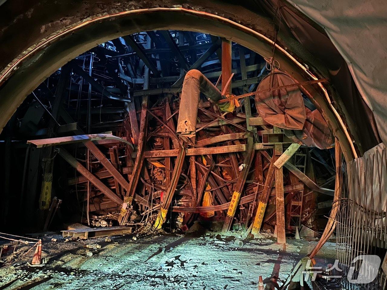 본문 이미지 - 광명 신안산선 붕괴 현장.&#40;독자제공&#41;