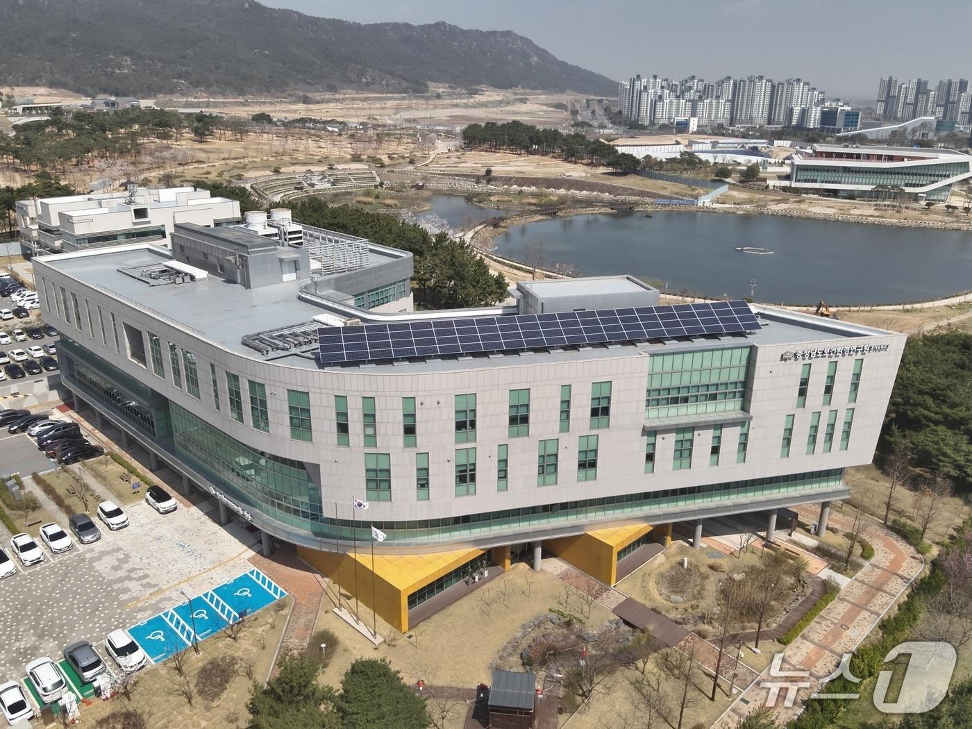 본문 이미지 - 충남도 보건환경연구원 전경. /뉴스1