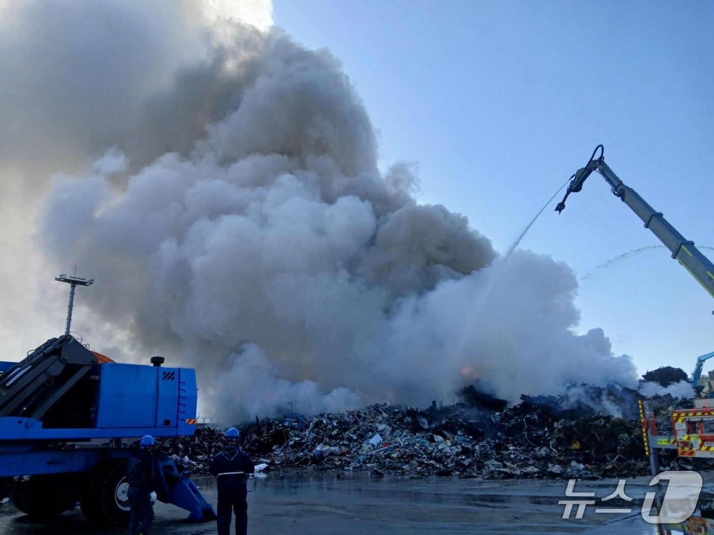 본문 이미지 - 화재 현장(부산소방재난본부 제공. 재판매 및 DB금지). 2025.4.13