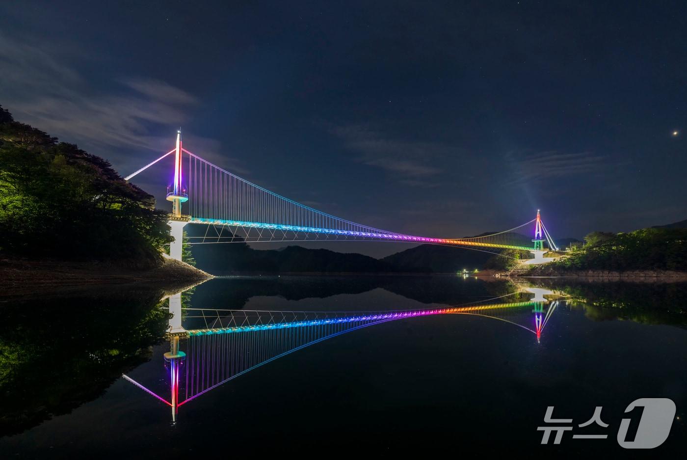 본문 이미지 - 상무룡출렁다리 경관./뉴스1