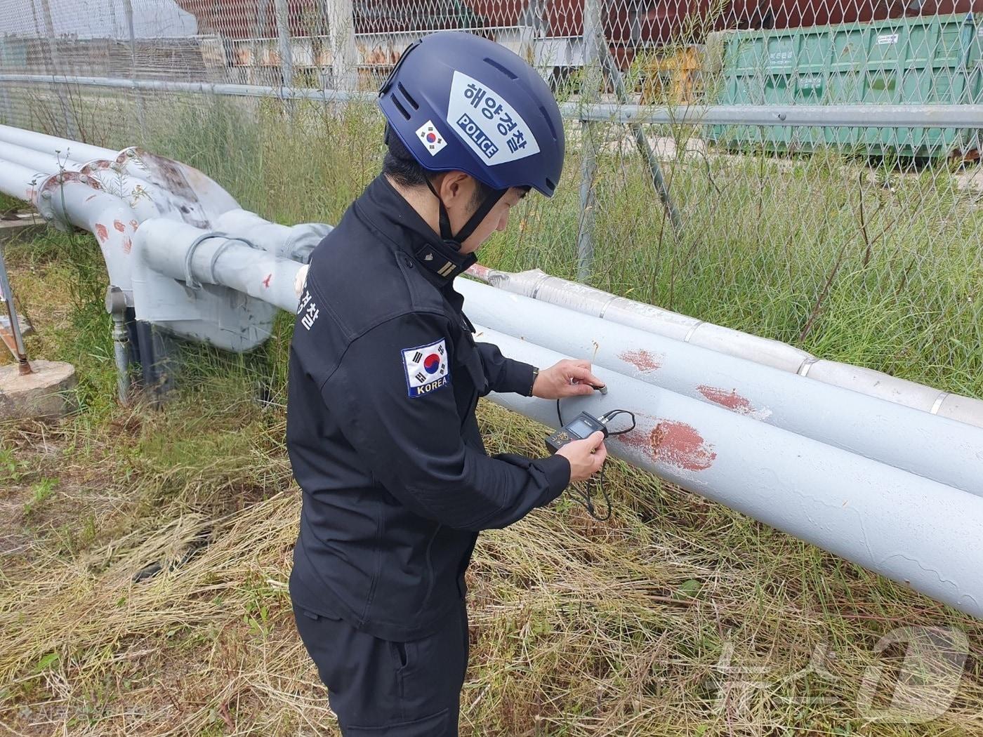 본문 이미지 - 해양시설 안전점검하는 목포해경. (목포해경 제공. 재판매 및 DB 금지) 