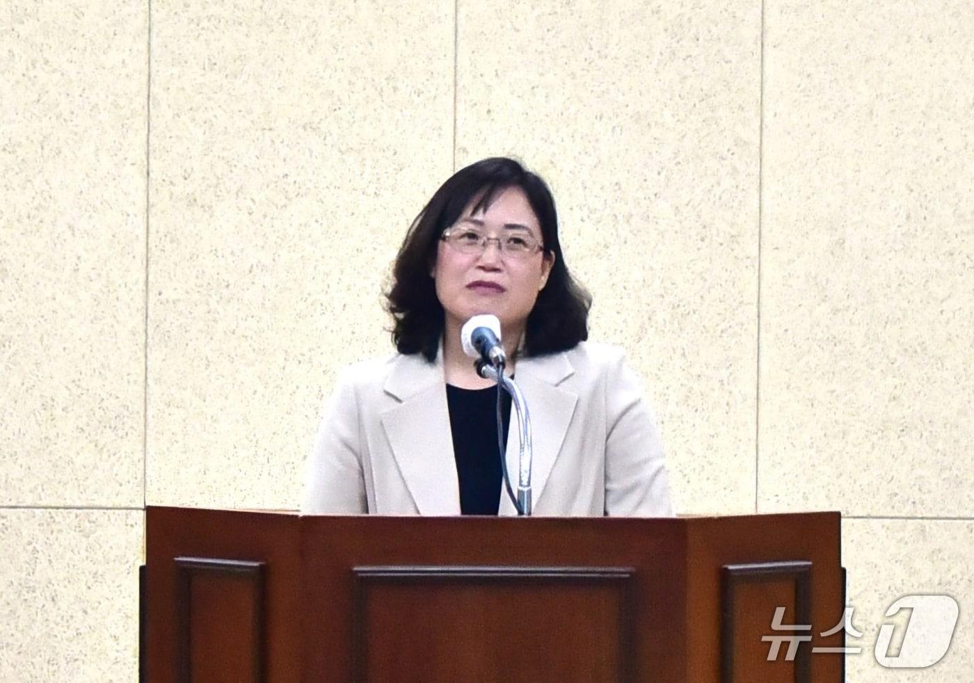 본문 이미지 - 김호은 전 환경부 자원순환정책과장이 14일 제26대 전북지방환경청장으로 승진·부임했다.(전북환경청 제공. 재판매 미 DB금지)