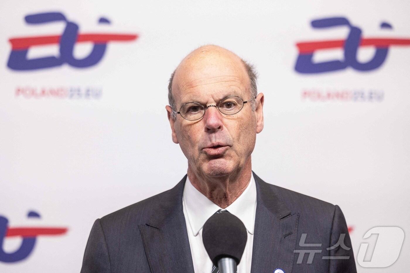 본문 이미지 - 에리크 롱바르 프랑스 재무장관 ⓒ AFP=뉴스1 ⓒ News1 김지완 기자