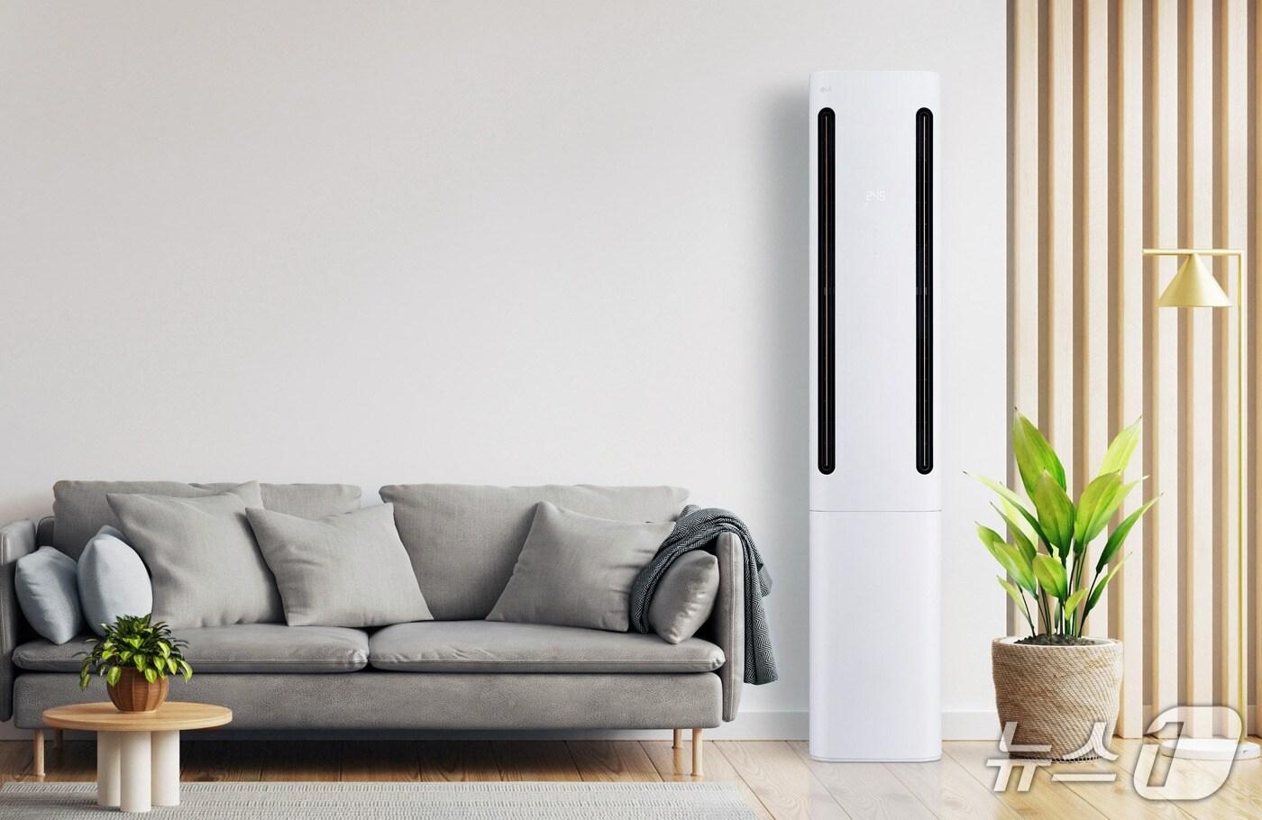  LG전자가 'AI 바람', 'AI 건조' 등 AI를 적용한 스탠드 에어컨 '휘센 쿨' 신제품을 선보였다. (사진제공 = LG전자)