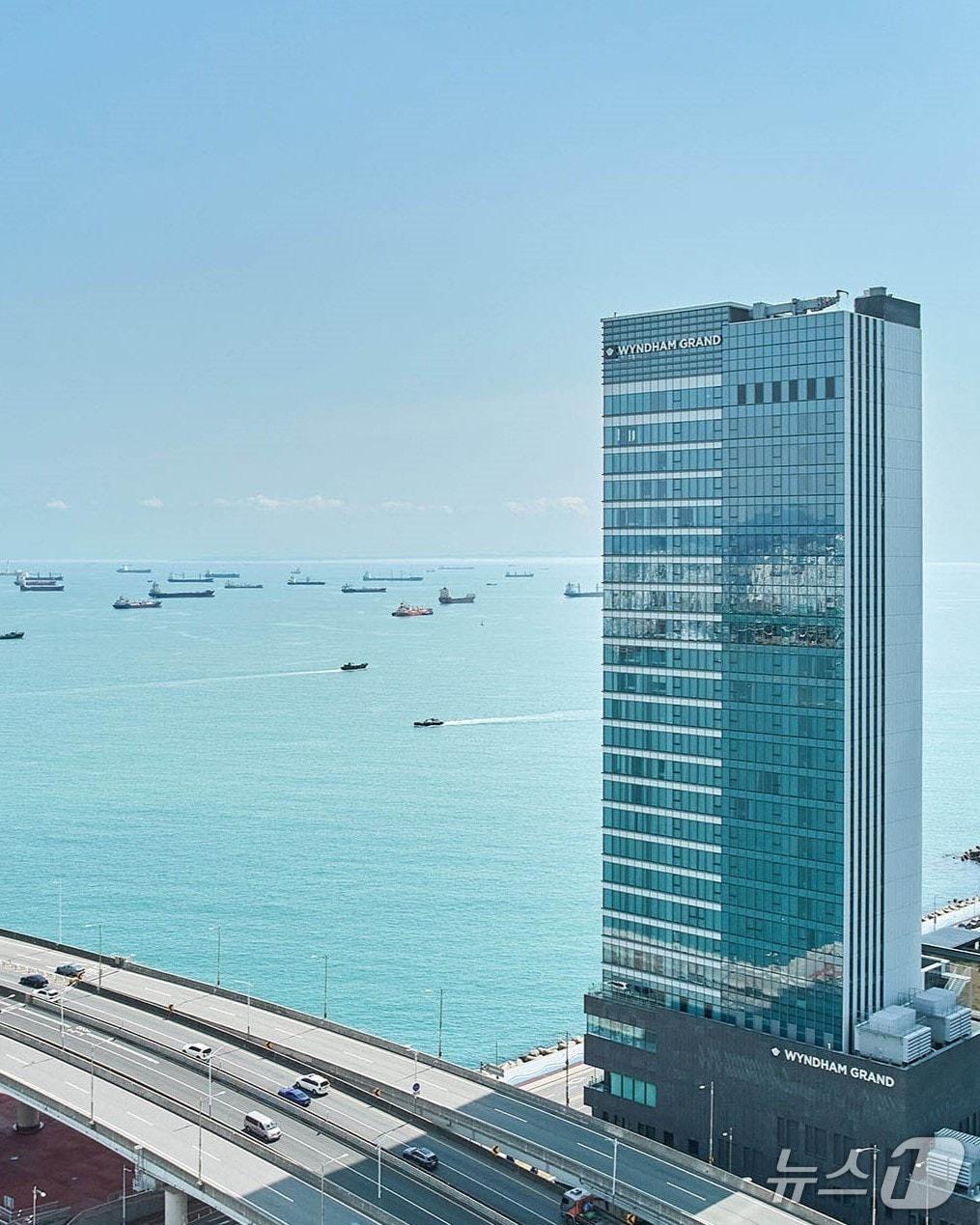 본문 이미지 - 윈덤 그랜드 부산 전경.(윈덤 그랜드 부산 제공. 재판매 및 DB 금지)