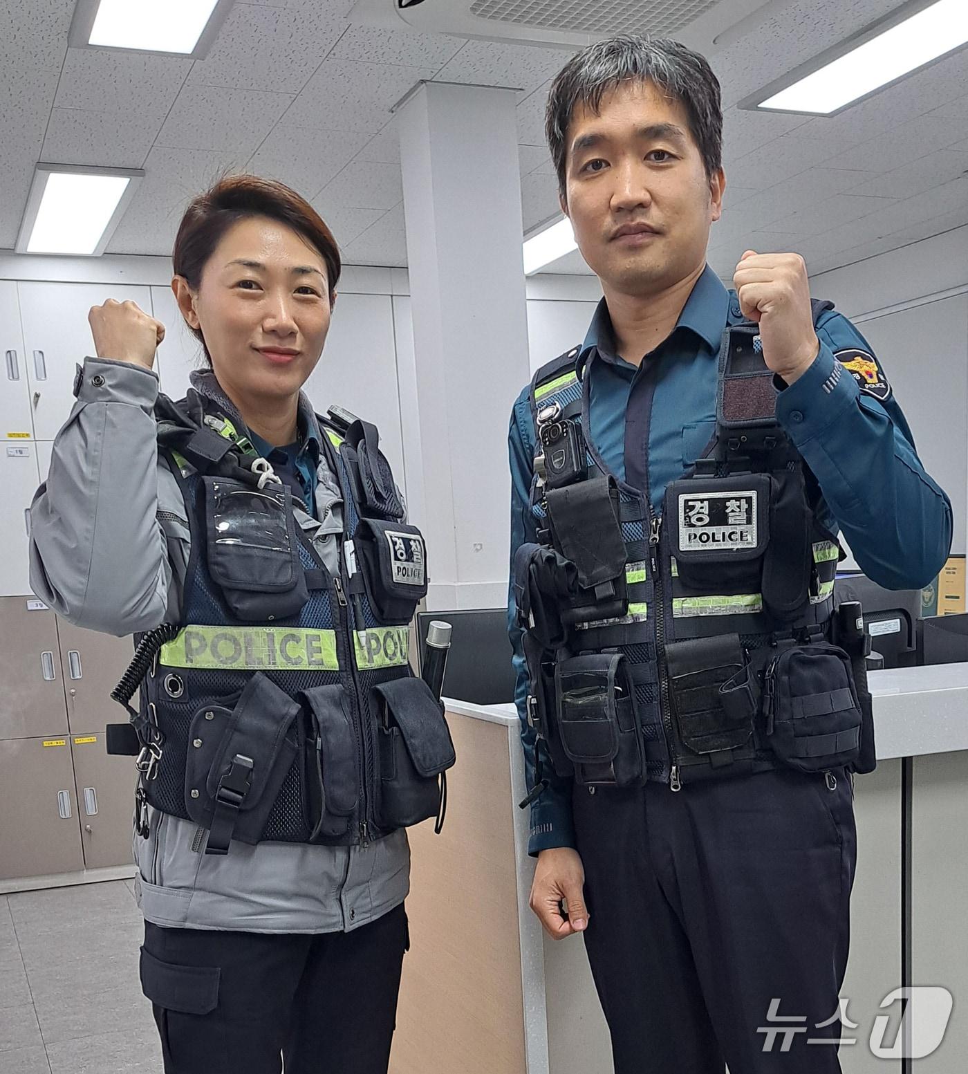 본문 이미지 - 경북 포항남부경찰서 오천파출소 조영미 경위와 나성문 경사. (포항남부경찰서 제공, 제판매 및 DB 금지) 2025.4.15/뉴스1 