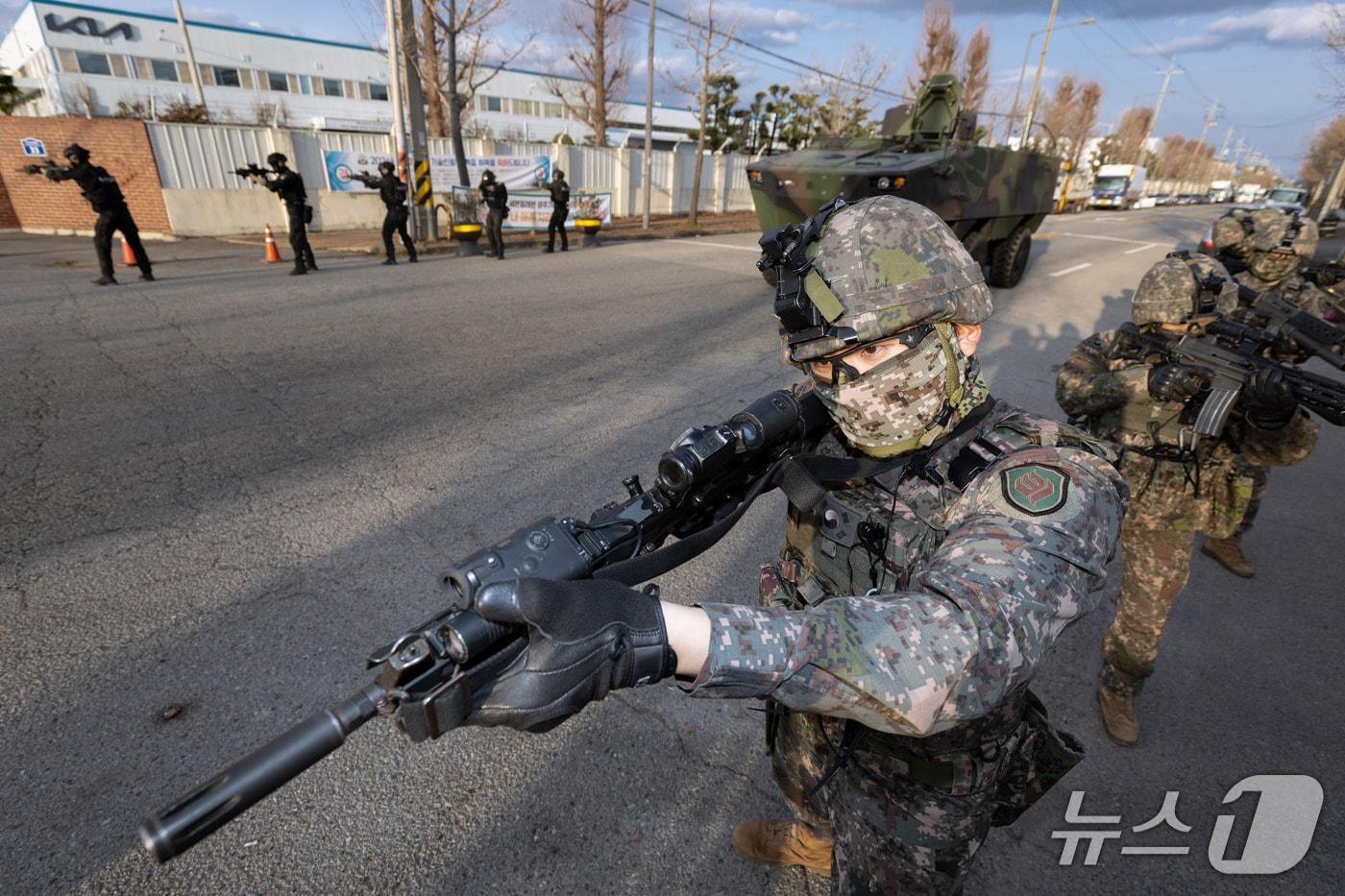 육군 제31보병사단 장병들이 군사 훈련을 실시하고 있다.(31사단 제공. 재판매 및 DB 금지)