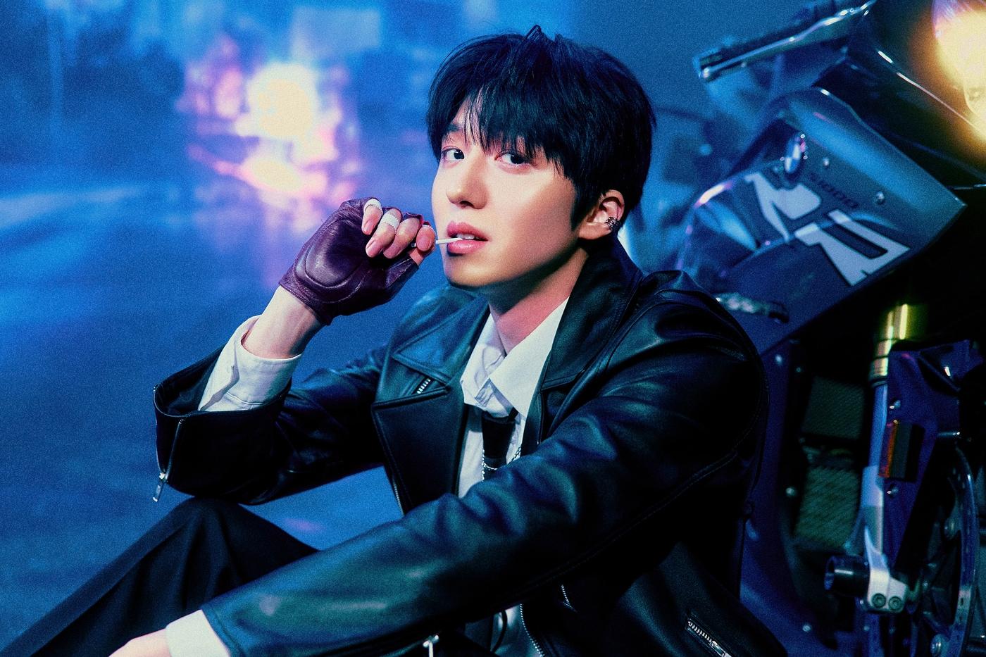 SF9의 멤버 찬희가 18일 두산-KIA전에서 시구한다.(두산 베어스 제공)