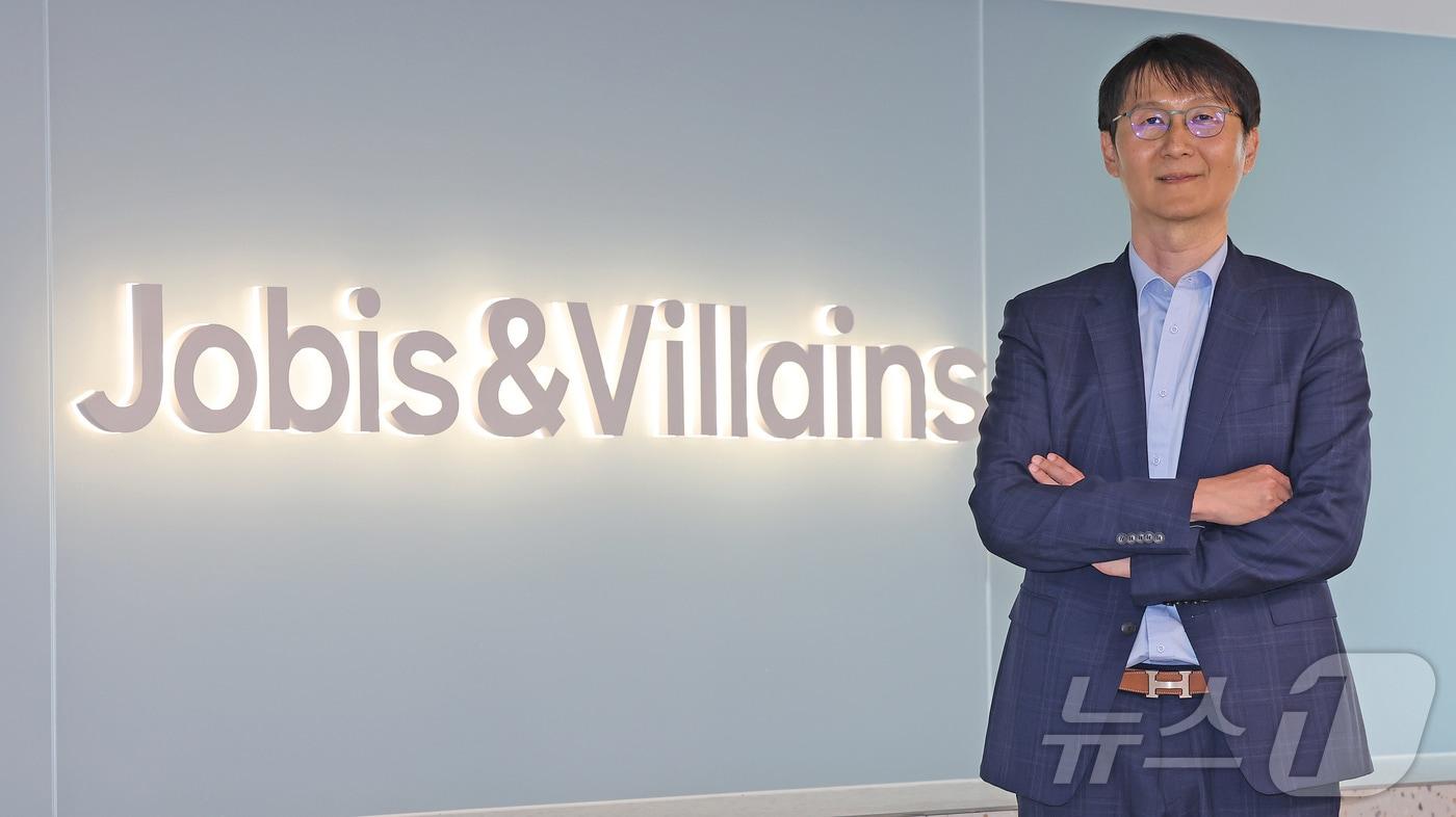 백주석 자비스앤빌런즈 대표 인터뷰가 16일 서울 강남구 자비스앤빌런즈 사옥에서 포즈를 하고 있다. ⓒ News1 장수영 기자