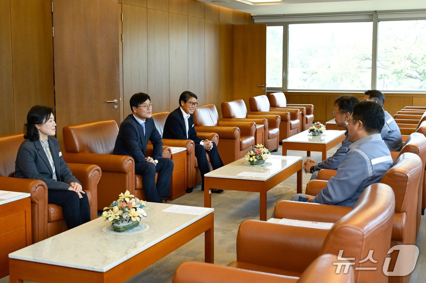 18일 삼성중공업과 경남 거제시가 지역 상생 발전을 위한 간담회를 갖고 있다.(거제시 제공. 재판매 및 DB금지.)