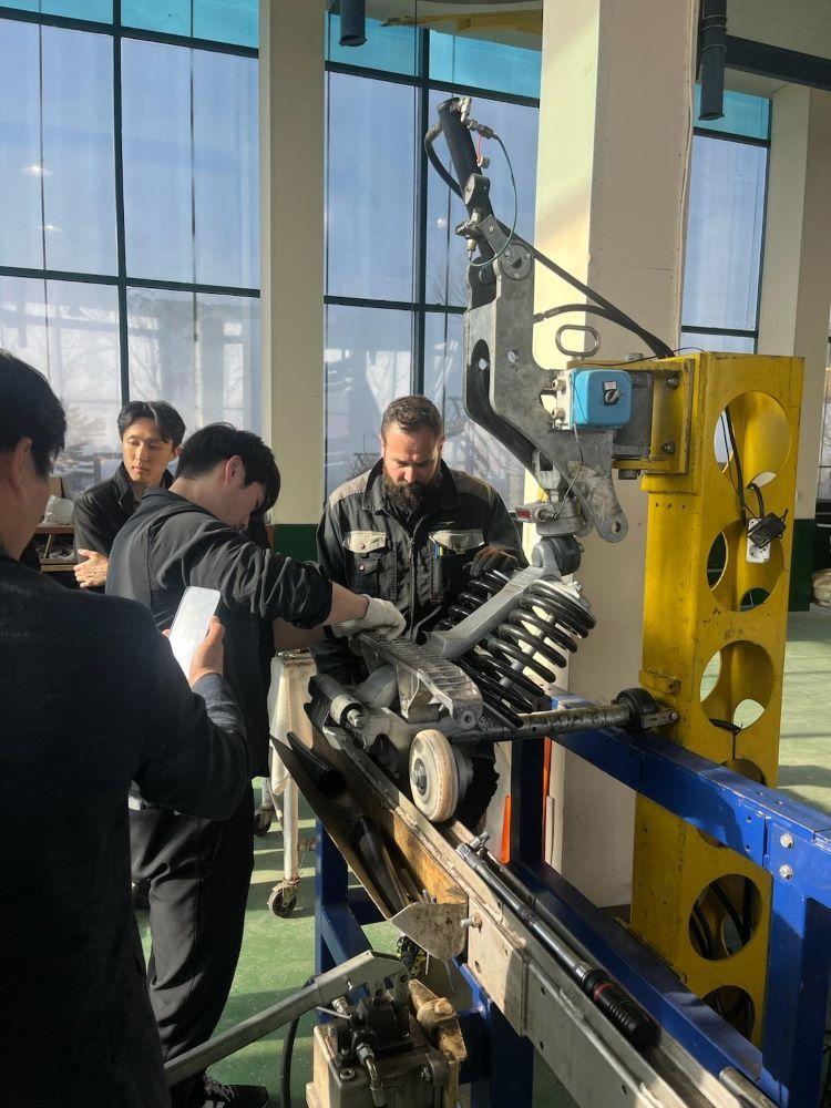 본문 이미지 - 한국교통안전공단 케이블카 시설관리자 대상 교육 모습.&#40;한국교통안전공단 제공&#41;