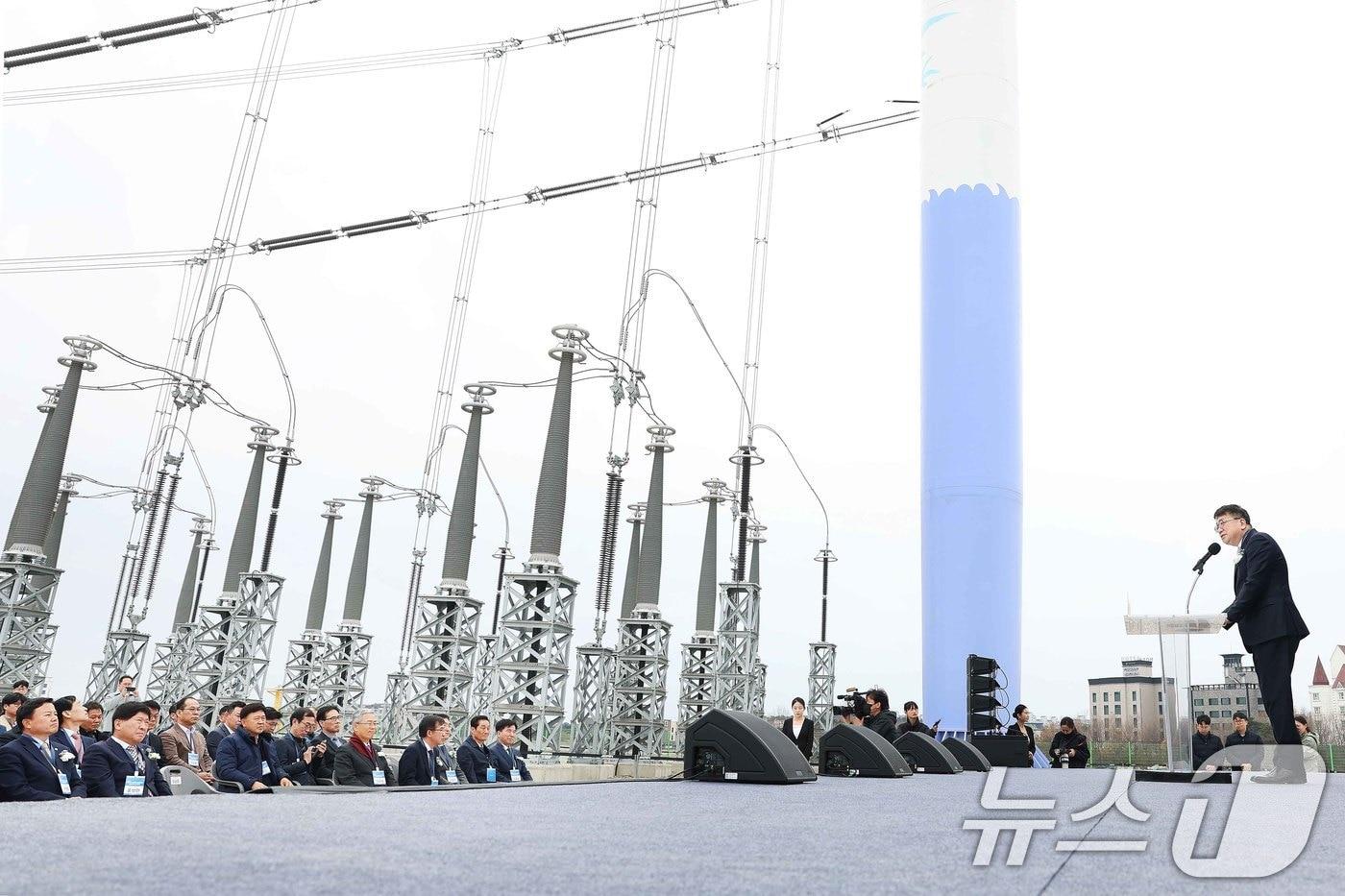 345㎸ 북당진∼신탕정 송전선로 준공식 모습. &#40;산업부 제공. 재판매 및 DB 금지&#41; 2025.4.2/뉴스1