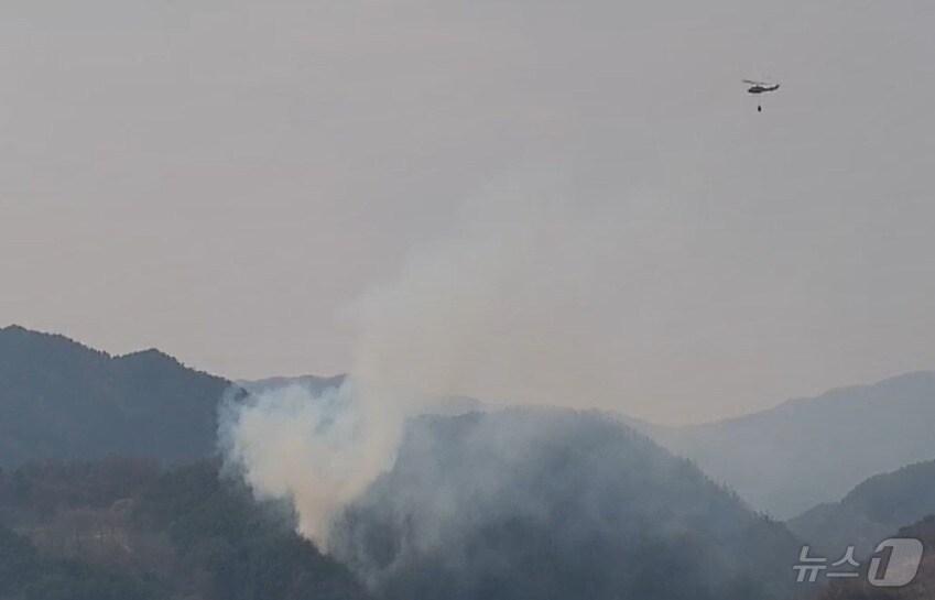 본문 이미지 - 경남 함양 산불 현장.(산림청 제공. 재판매 및 DB금지.)