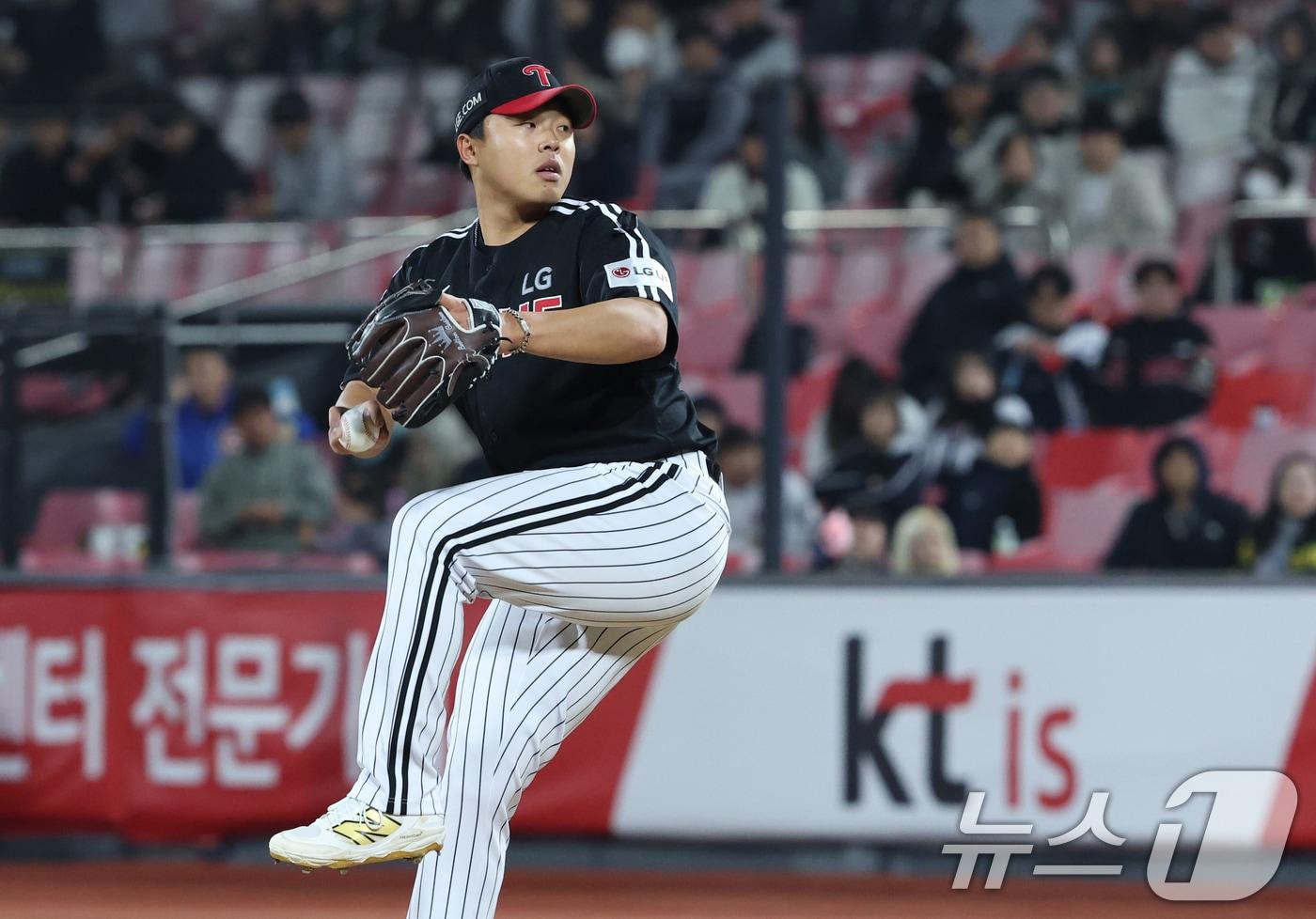 본문 이미지 - LG 트윈스 투수 이지강. 2025.4.2 ⓒ 뉴스1 김영운 기자