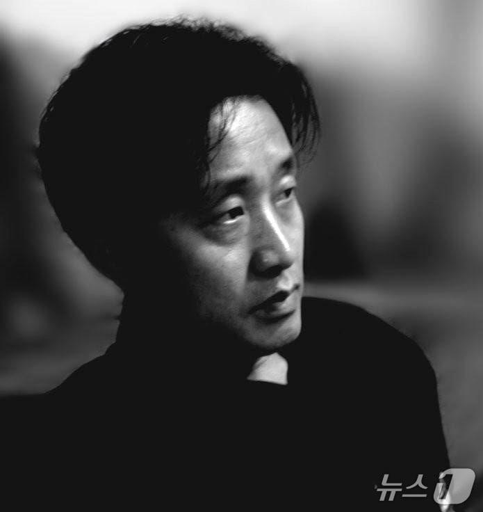 본문 이미지 - 허연 시인 (옥천군 제공. 재판매 및 DB금지) /뉴스1 