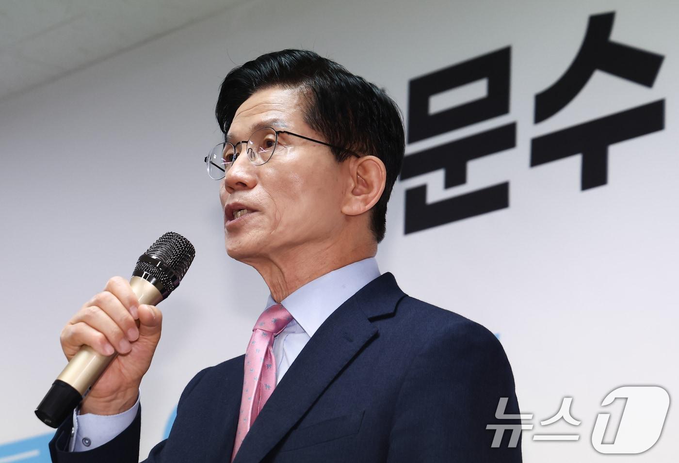 김문수 국민의힘 대선 경선 후보가 22일 오전 서울 여의도 선거사무소에서 청년을 위한 3대 부동산 공약 발표를 하고 있다. 2025.4.22/뉴스1 ⓒ News1 김민지 기자