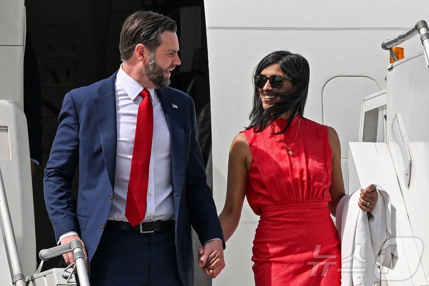 JD 밴스 미국 부통령과 부인 우샤.  ⓒ AFP=뉴스1 ⓒ News1 우동명 기자