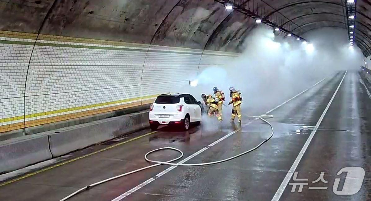 본문 이미지 - 화재 현장. (경기도소방재난본부 제공. 재판매 및 DB 금지) 2025.4.22/뉴스1