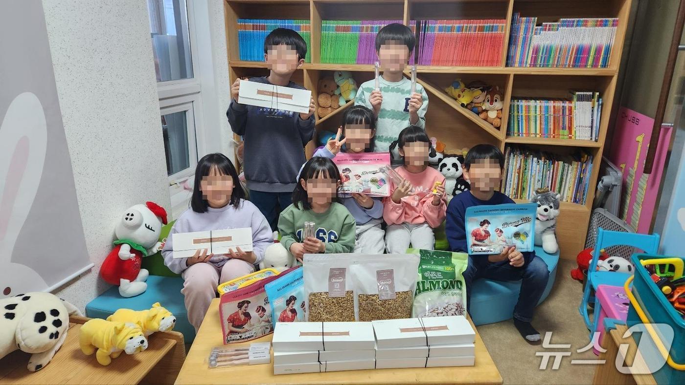  기부물품 전달 사진.(서울시 제공)