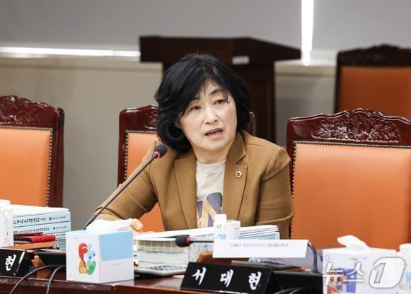 본문 이미지 - 전서현 전남도의원이 전남도교육청 추가경정안 심의에서 질의하고 있다.&#40;전남도의회 제공, 재판매 및 DB 금지&#41; 