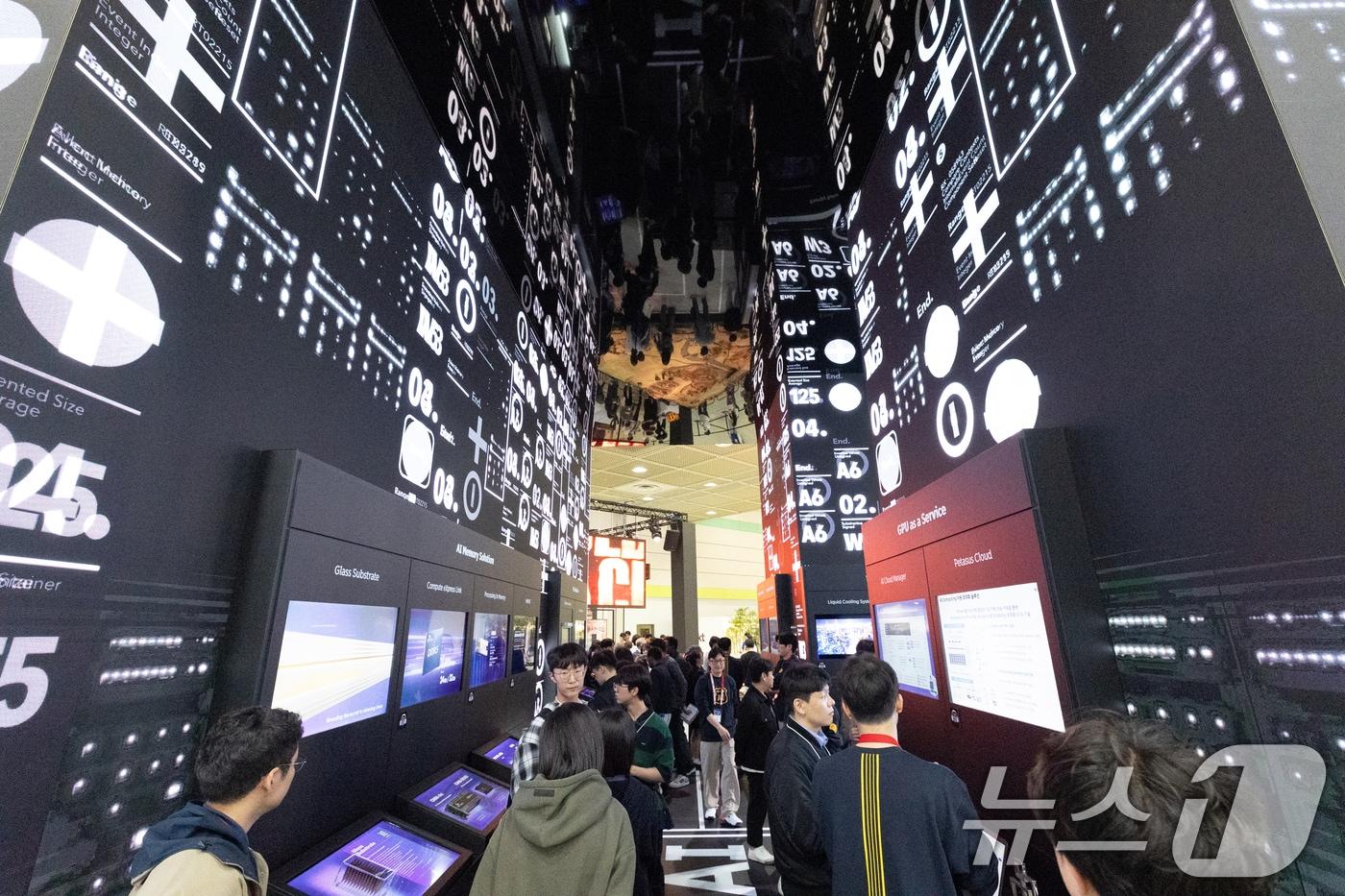 본문 이미지 - '2025 월드 IT쇼' 현장. 2025.4.24 ⓒ 뉴스1 이승배 기자