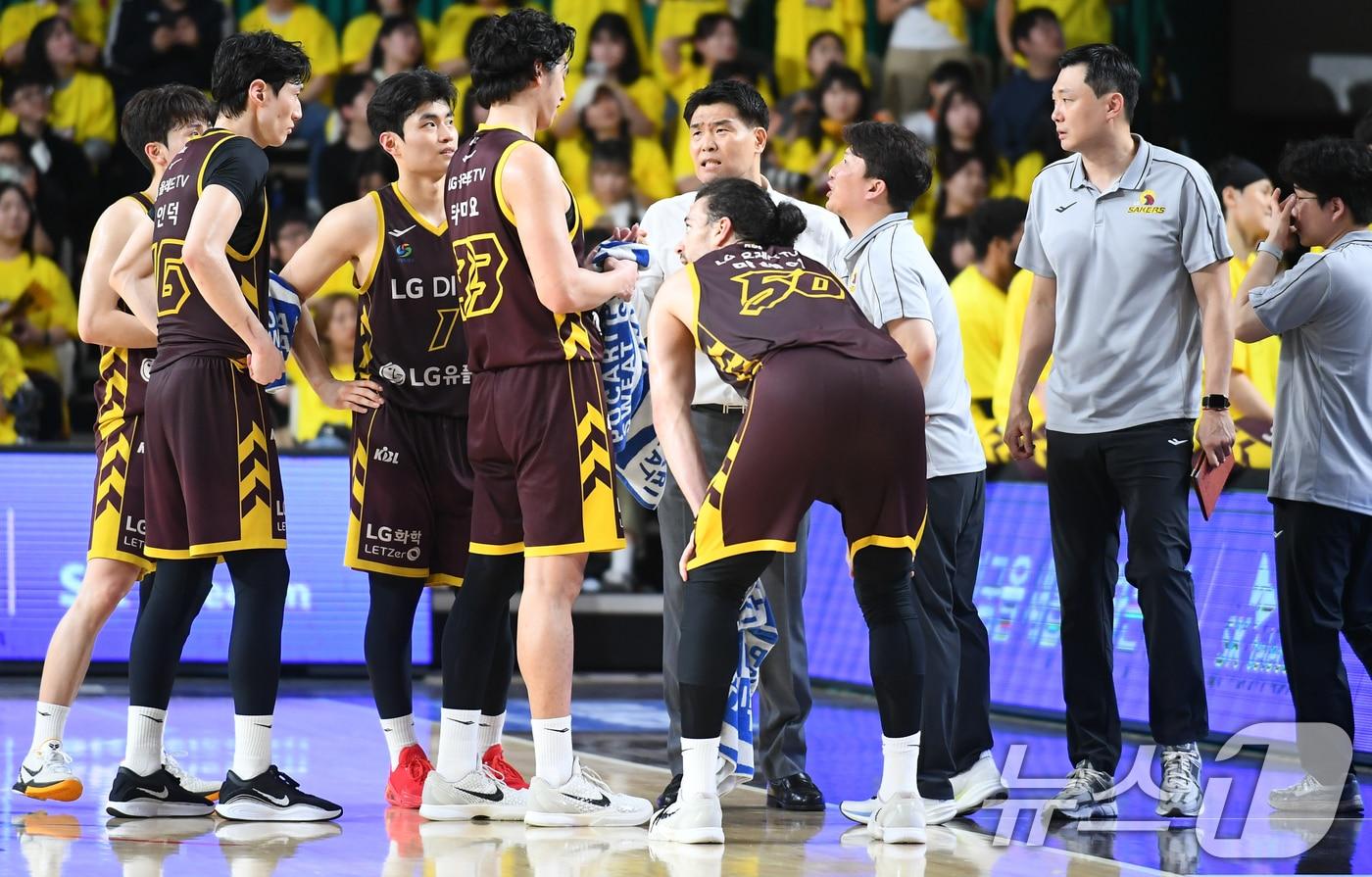 창원 LG가 4강 플레이오프 2연승으로 챔프전 진출을 눈앞에 뒀다. (KBL 제공. 재판매 및 DB 금지)