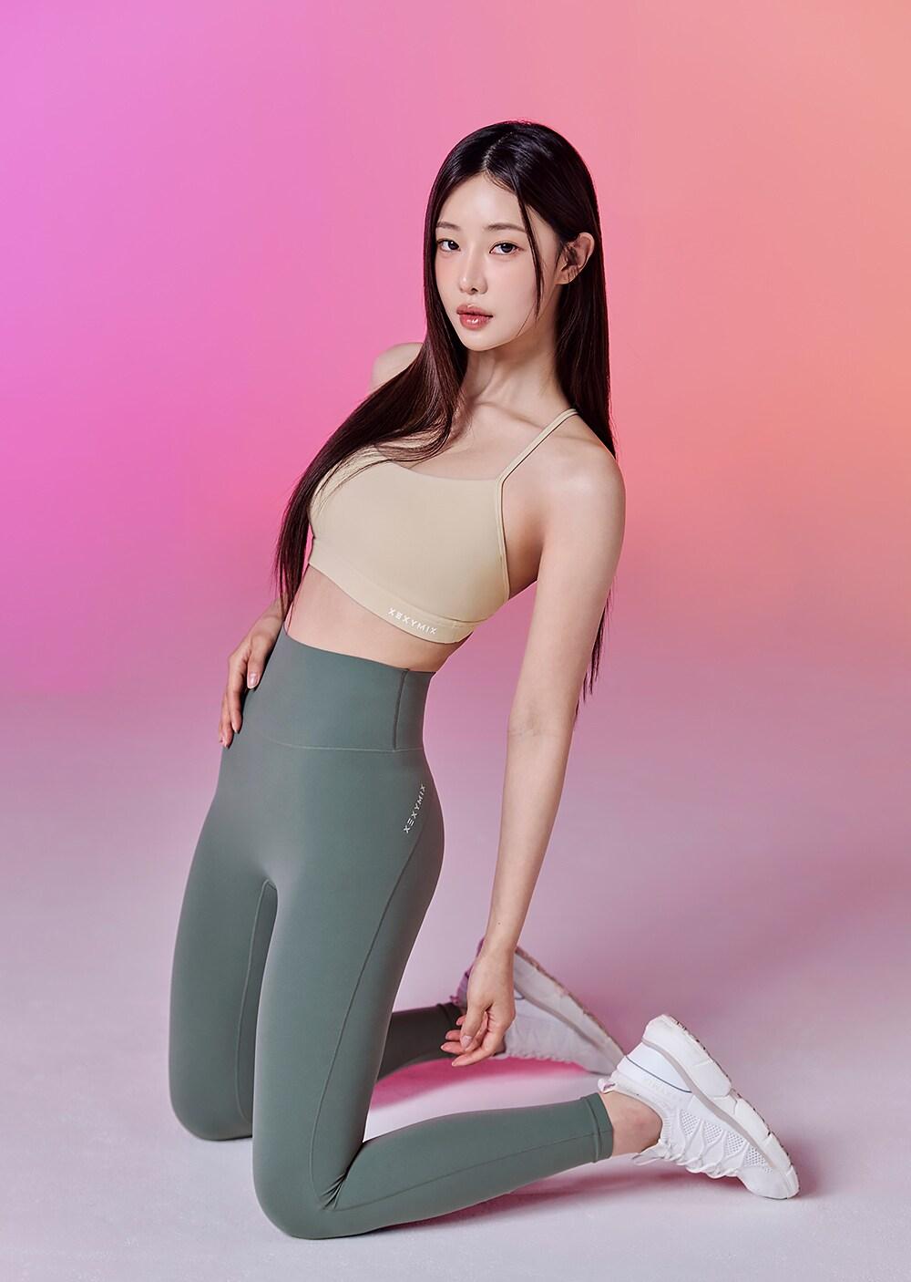 본문 이미지 - 젝시믹스(XEXYMIX)는 기술과 원단의 시너지를 강화한 신규 레깅스 라인을 출시한다.(젝시믹스제공)