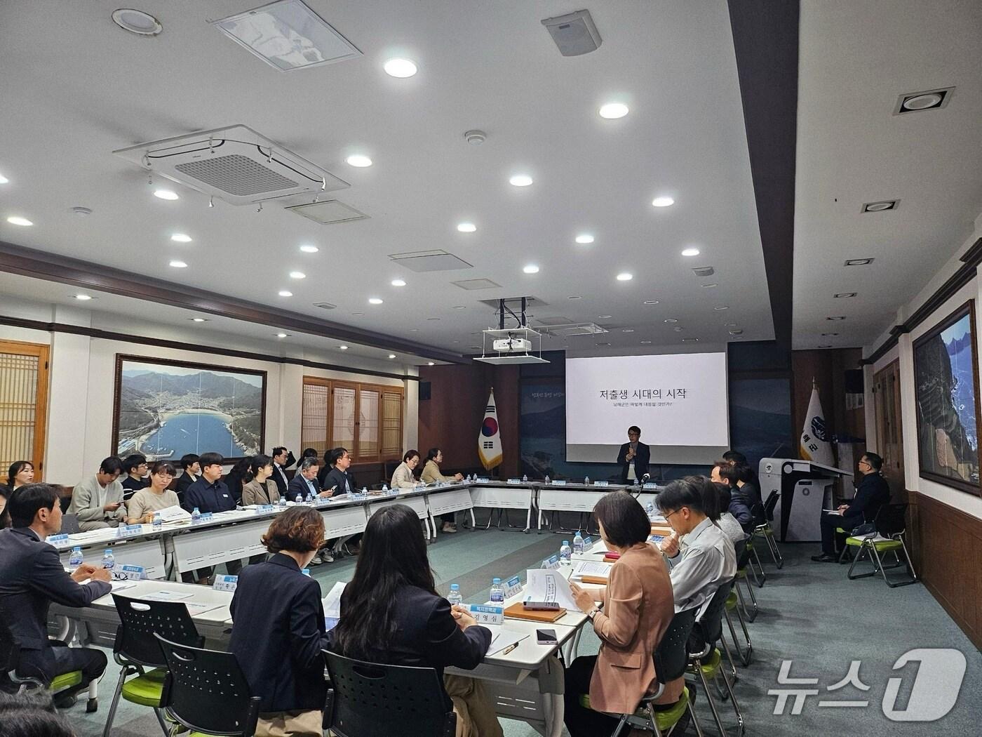 본문 이미지 - 남해군 지역활력 인구대책 TF팀 2차 정기회의.(남해군 제공. 재판매 및 DB금지.)